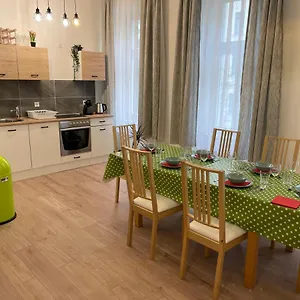 Appartement Gesamte Fuer 6 Personen, Vienne