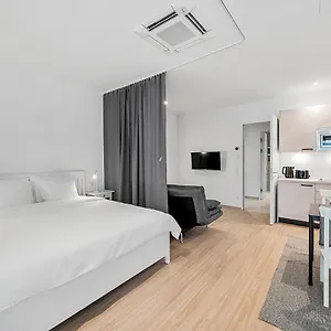 Vibestudio 303 - - Ac - Licensed - Parking Nearby Apartamento